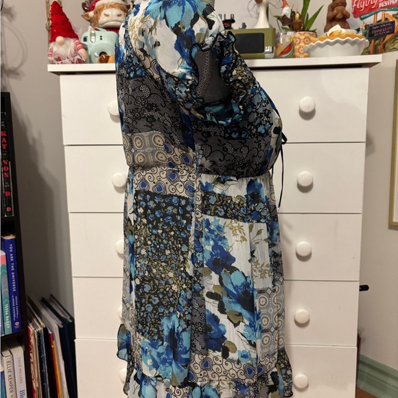 Elegant Floral Patchwork Blouse - Picture 3 of 5